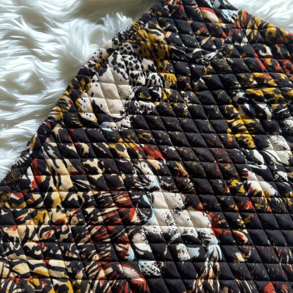 H&M Wild Cat Lion Print Quilted Skirt - Picture 2 of 5